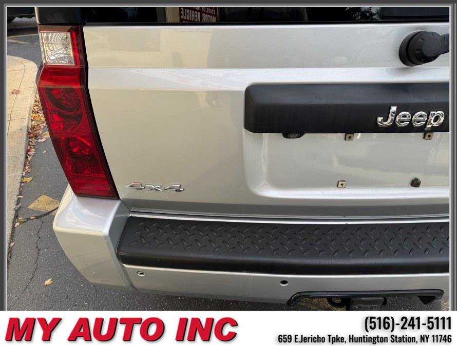 Used 2010 Jeep Commander Sport w/ Sun/Sound Group image 37