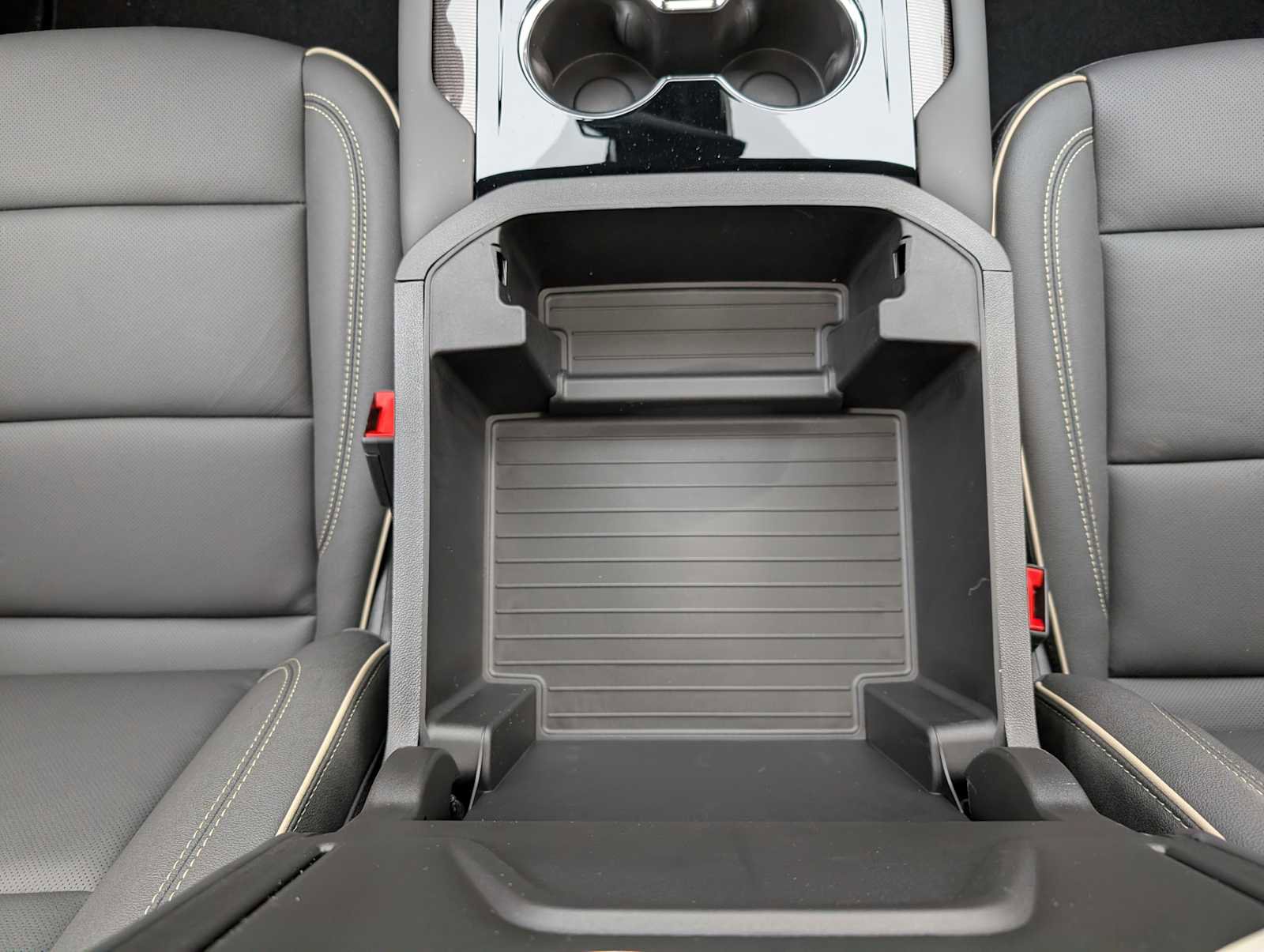 New 2026 GMC Yukon Elevation image 11