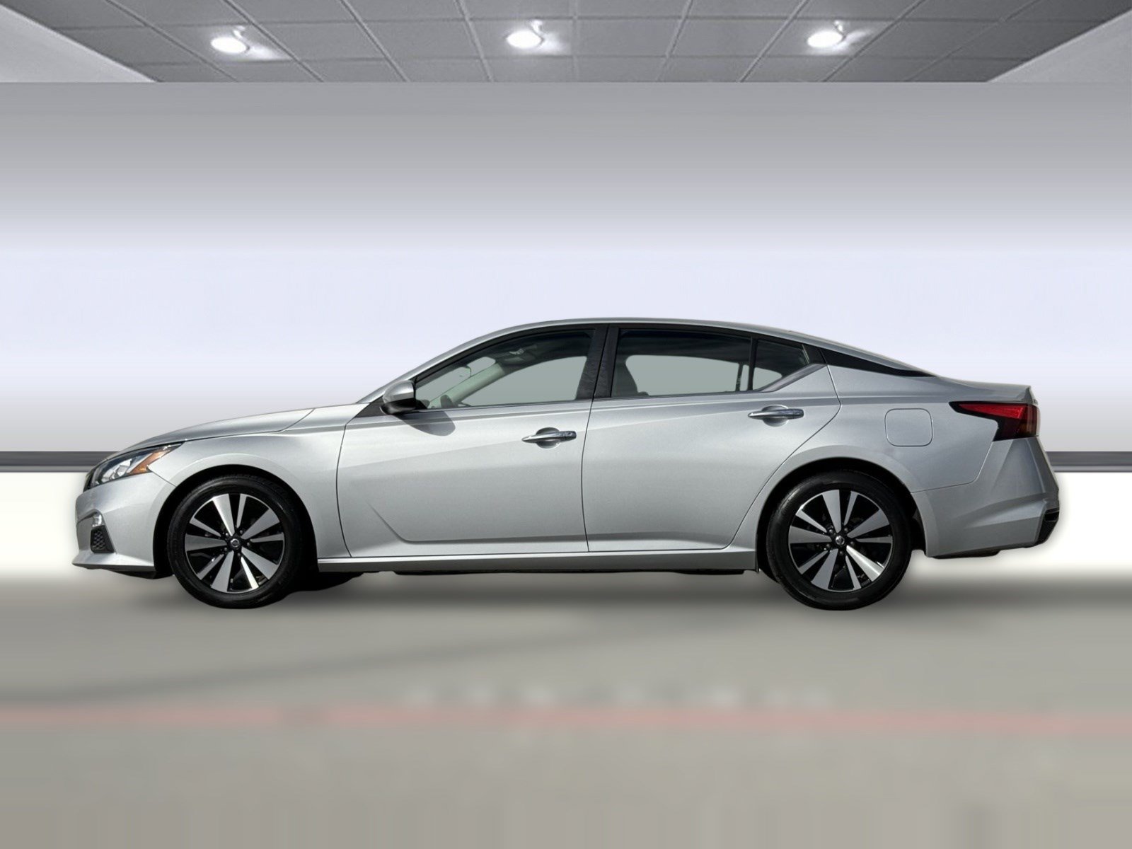 Used 2022 Nissan Altima 2.5 SV FWD image 2