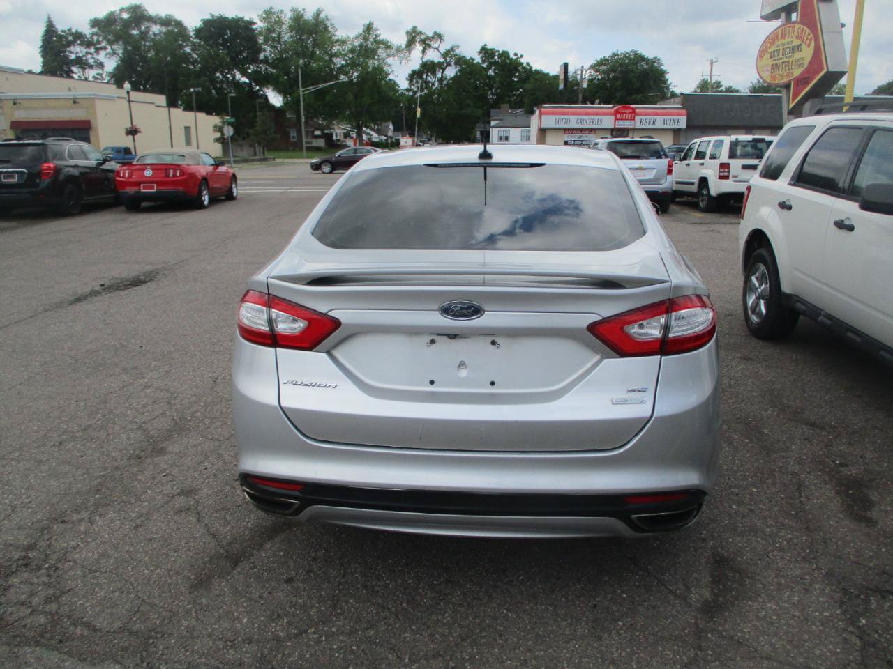 Used 2016 Ford Fusion SE w/ Equipment Group 201A FWD image 6