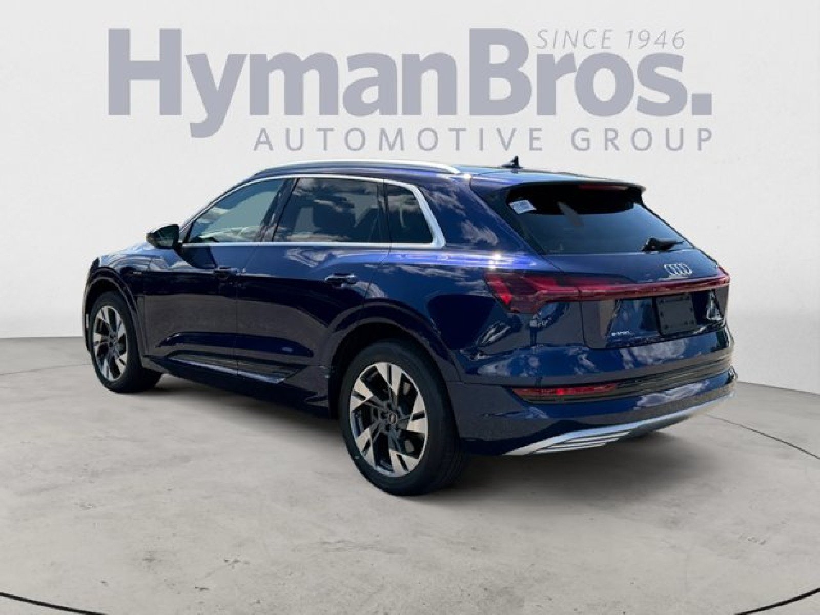 Used 2022 Audi e-tron Premium AWD/4WD image 5