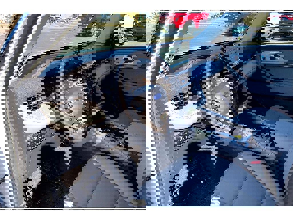 New 2026 Ford Explorer Active w/ Active Comfort Package image 6