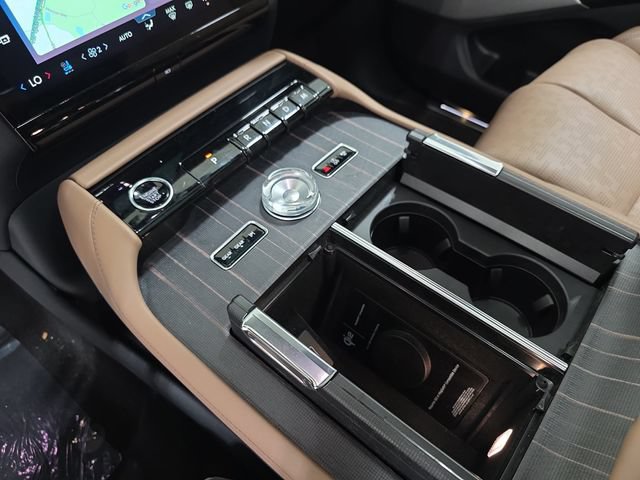 New 2027 Lincoln Navigator Black Label AWD/4WD image 22
