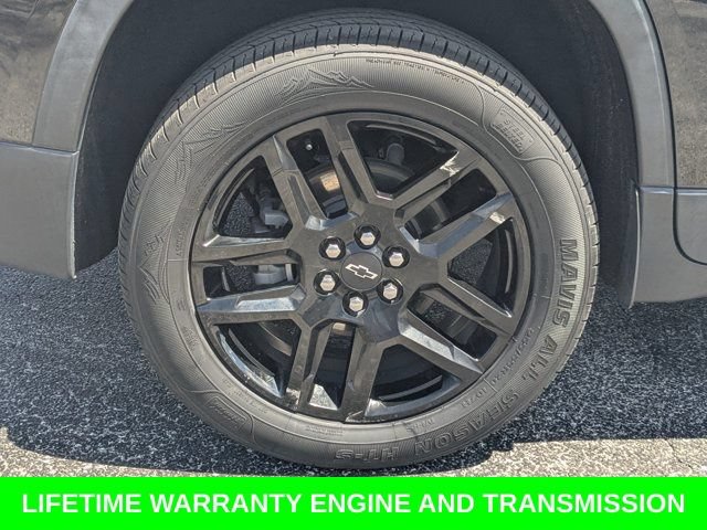 Used 2021 Chevrolet Traverse LS FWD image 12