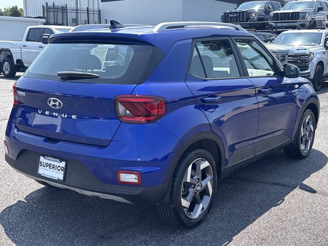 Used 2021 Hyundai Venue SEL FWD image 3