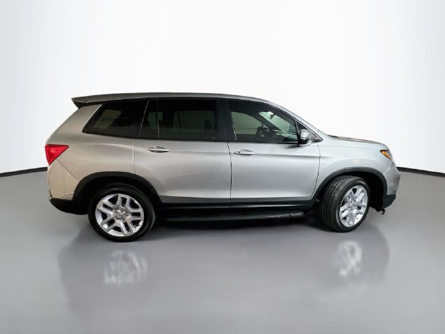 Used 2025 Honda Passport EX-L image 9