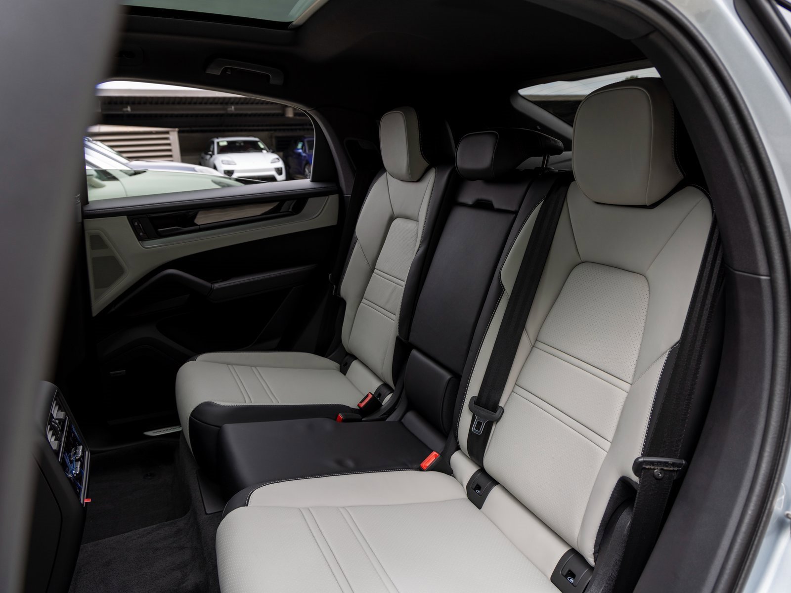 New 2026 Porsche Cayenne Coupe image 40