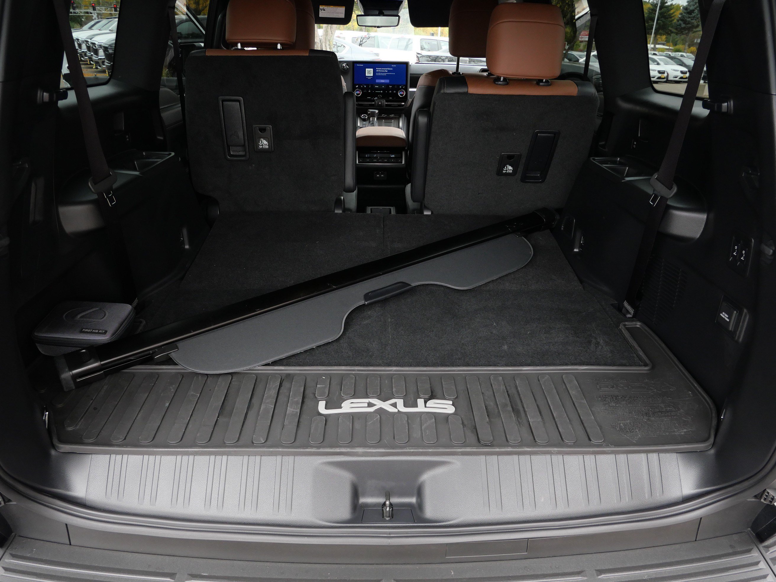 Used 2025 Lexus GX 550 w/ Accessory Package (2T) AWD/4WD image 18