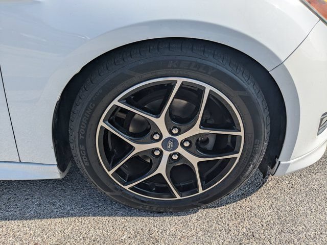 Used 2016 Ford Focus SE w/ SE Sport Package FWD image 11