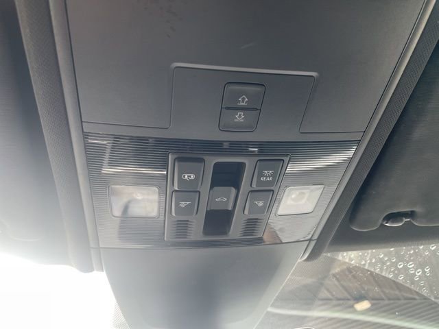 Used 2023 Volkswagen Atlas Cross Sport SEL R-Line image 43