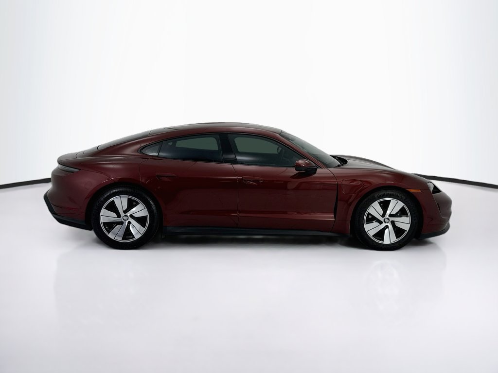 Used 2022 Porsche Taycan RWD image 4
