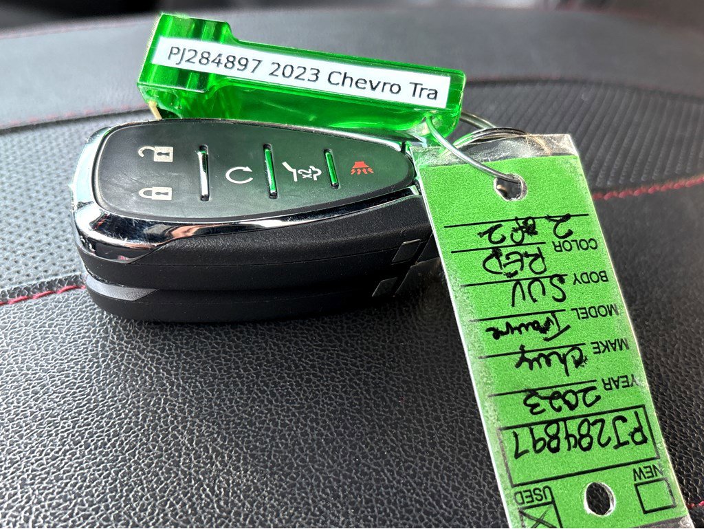 Used 2023 Chevrolet Traverse RS image 37