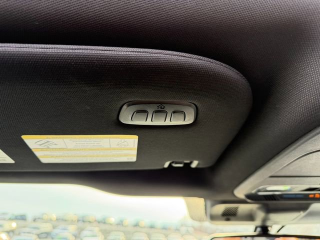 Used 2022 Ford F150 Lightning Platinum image 40