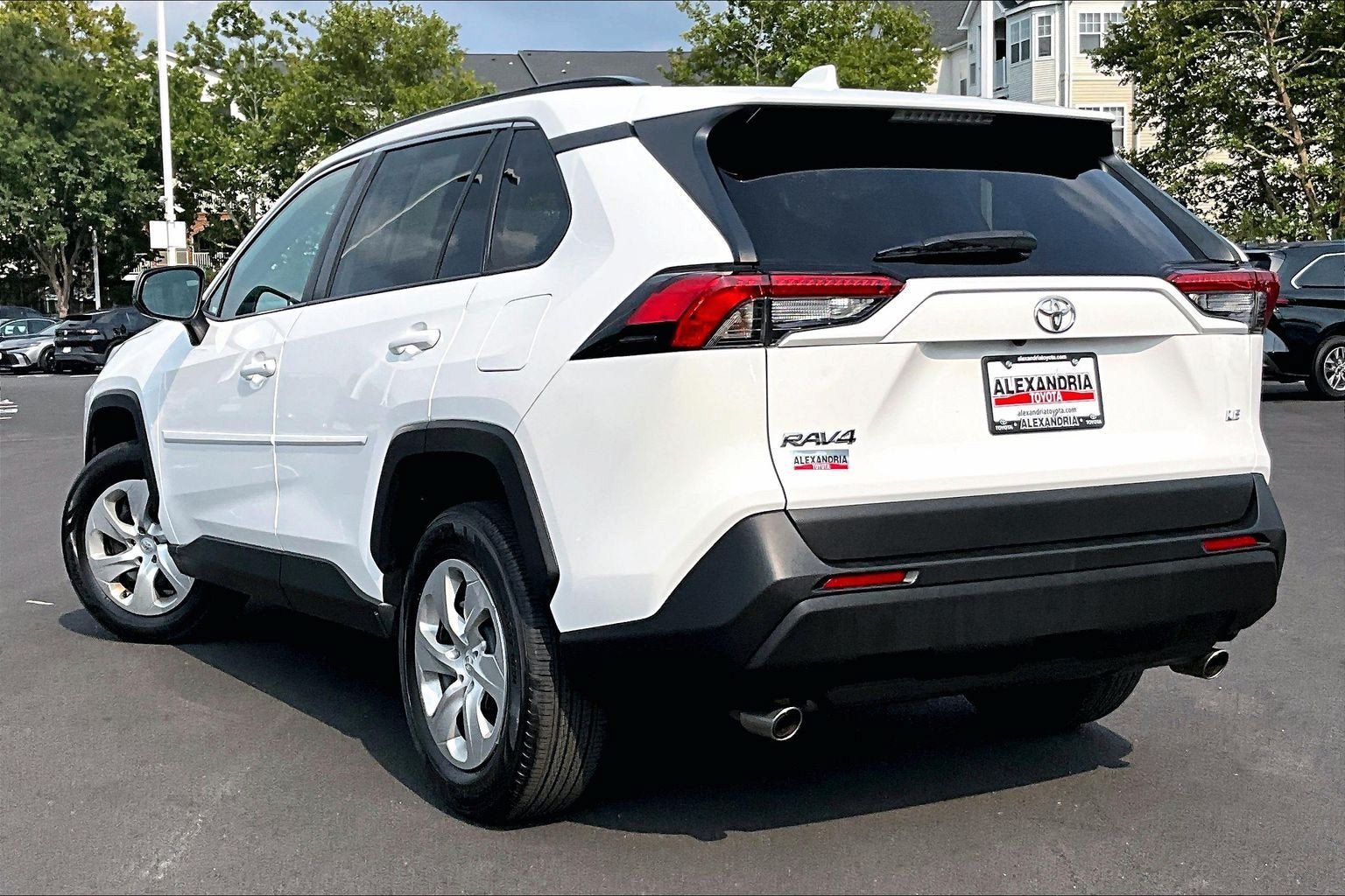 Used 2021 Toyota RAV4 LE FWD image 11