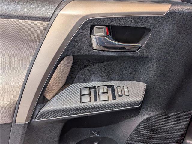 Used 2015 Toyota RAV4 XLE AWD/4WD image 15