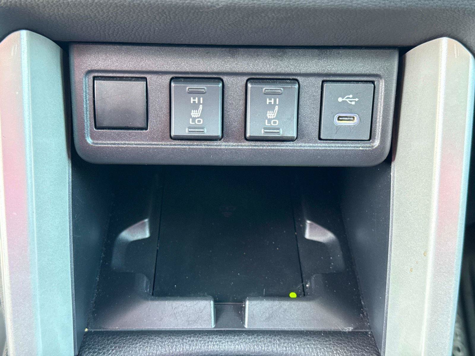 Used 2025 Toyota Corolla Cross XLE w/ Convenience Package FWD image 26