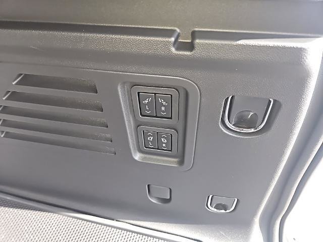 New 2026 Chevrolet Traverse High Country image 26