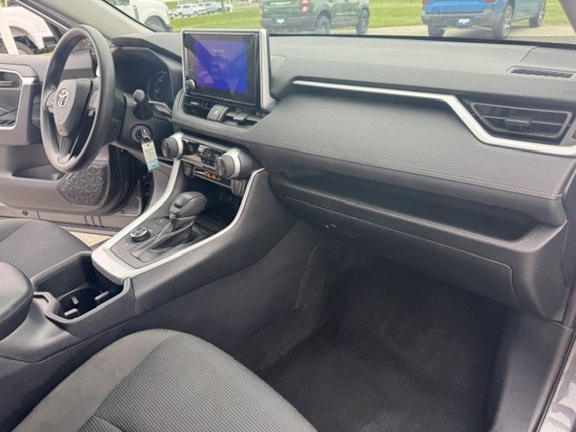 Used 2023 Toyota RAV4 LE AWD/4WD image 33