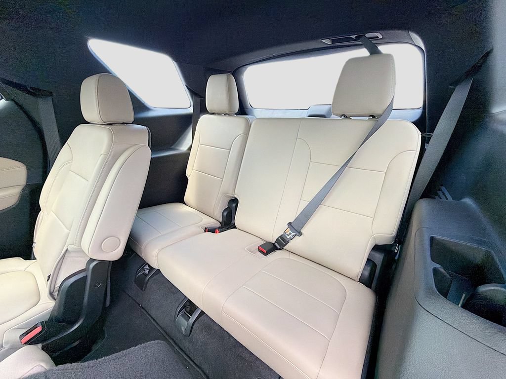 Used 2023 Chevrolet Traverse LT AWD/4WD image 10