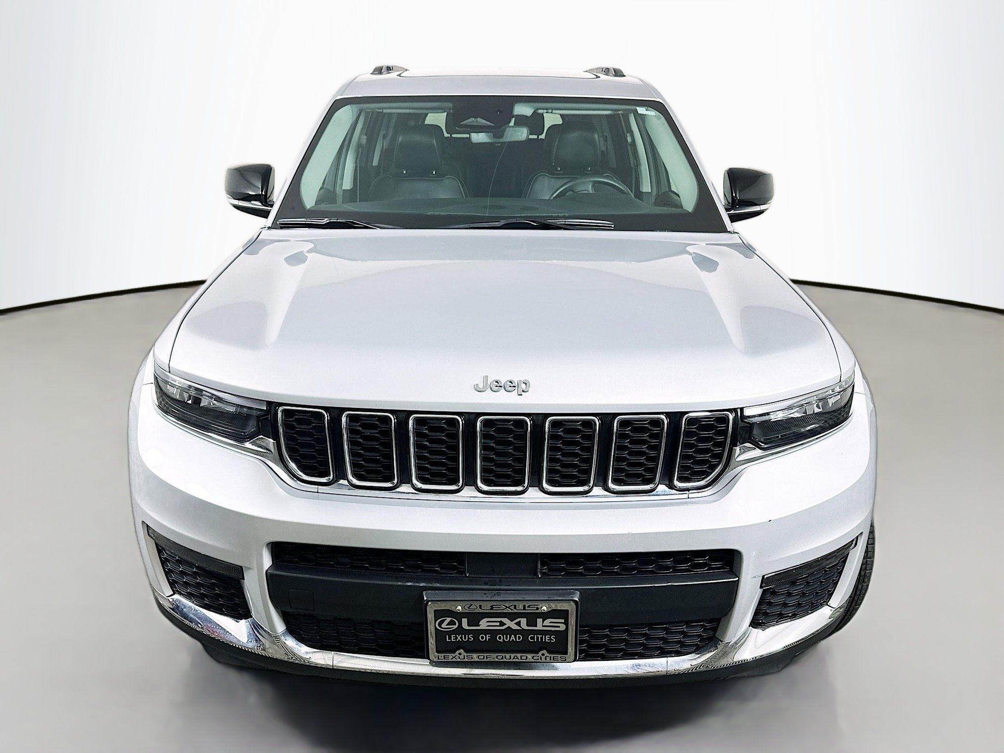 Used 2022 Jeep Grand Cherokee L Limited AWD/4WD image 2