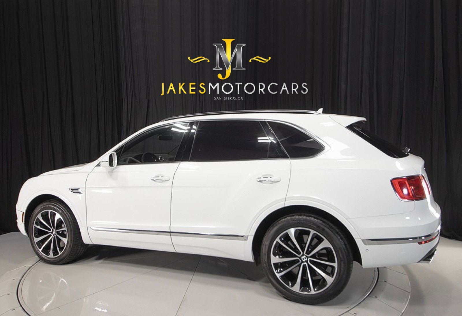 Used 2017 Bentley Bentayga image 6
