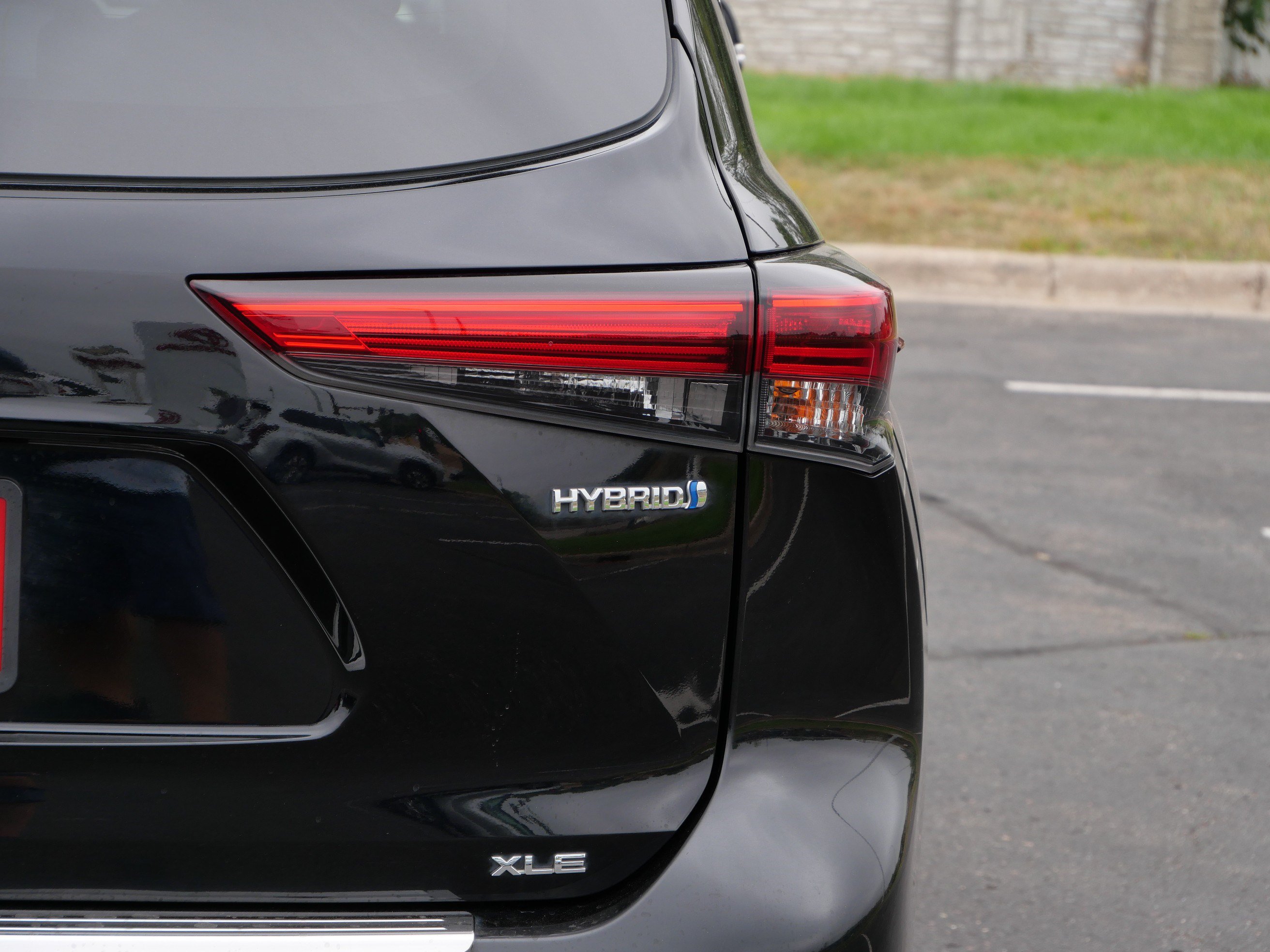Used 2021 Toyota Highlander XLE w/ Protection Package #3 (TMS) AWD/4WD image 17