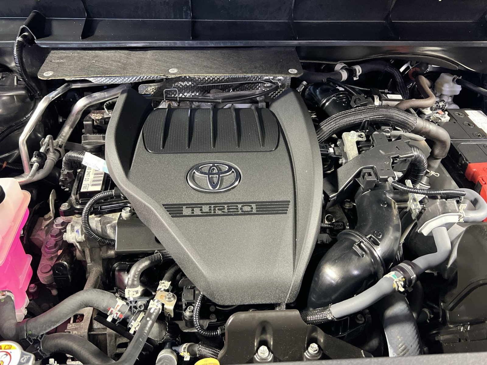 Used 2024 Toyota Highlander XLE AWD/4WD image 29