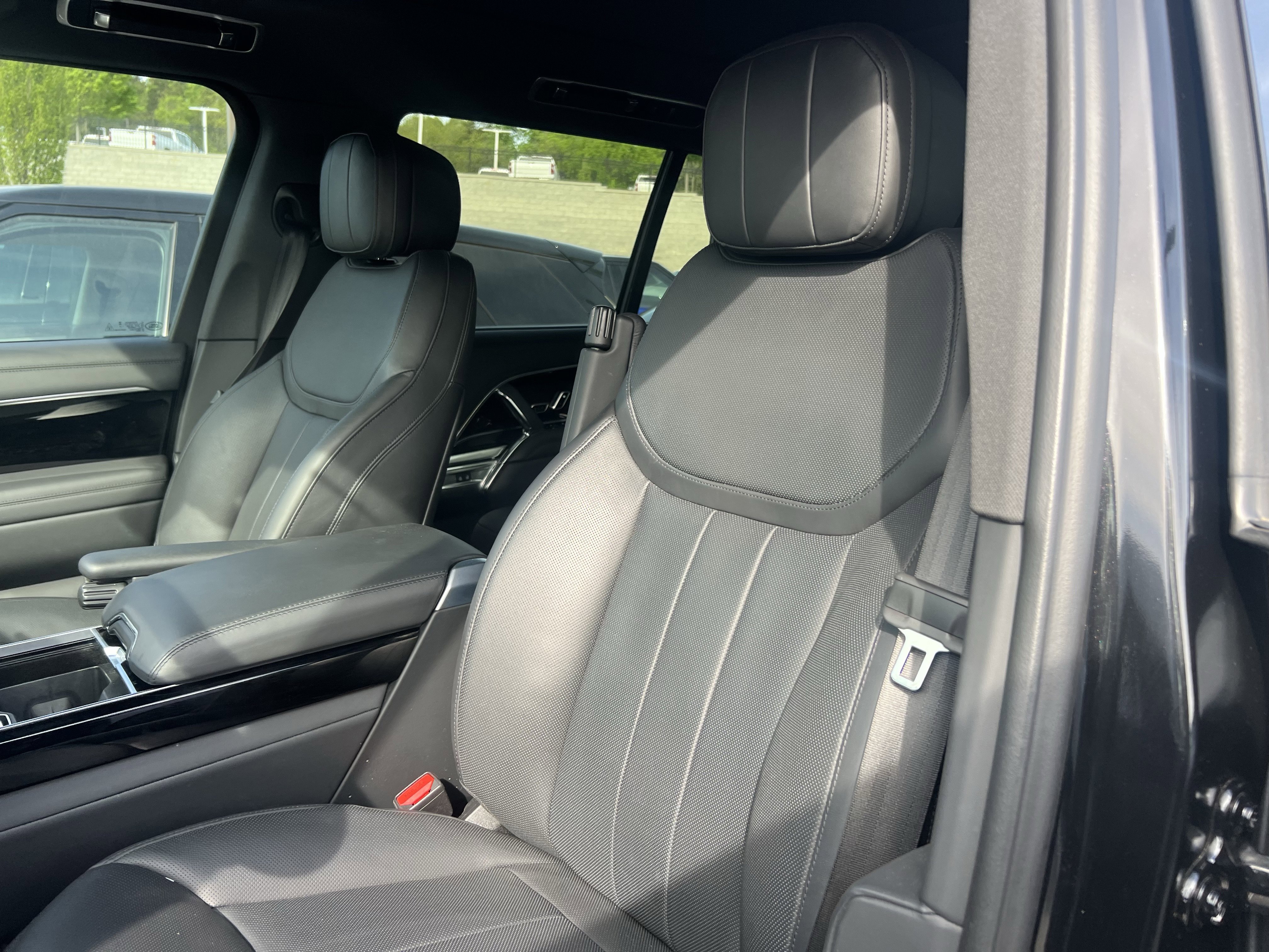 Certified 2024 Land Rover Range Rover Long Wheelbase SE image 15