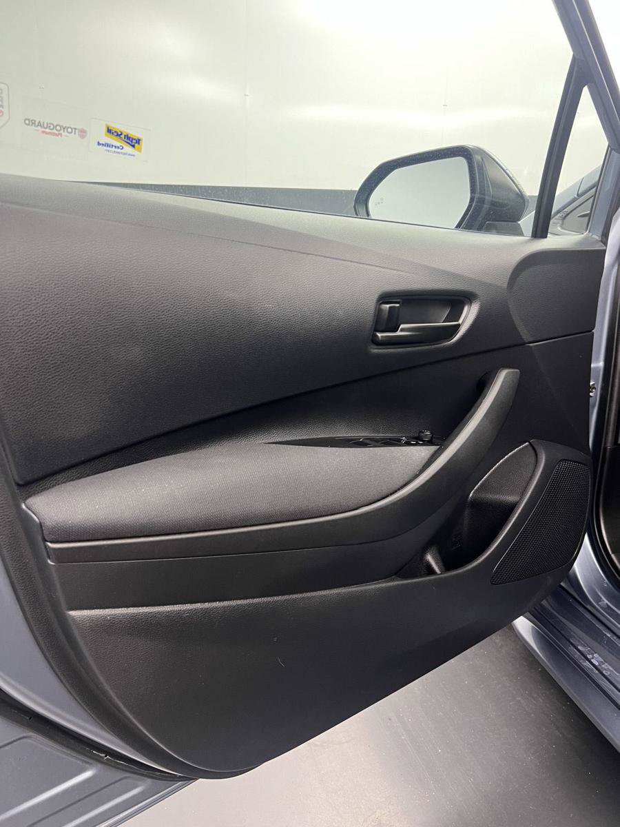 Used 2025 Toyota Corolla LE w/ Convenience Package FWD image 10