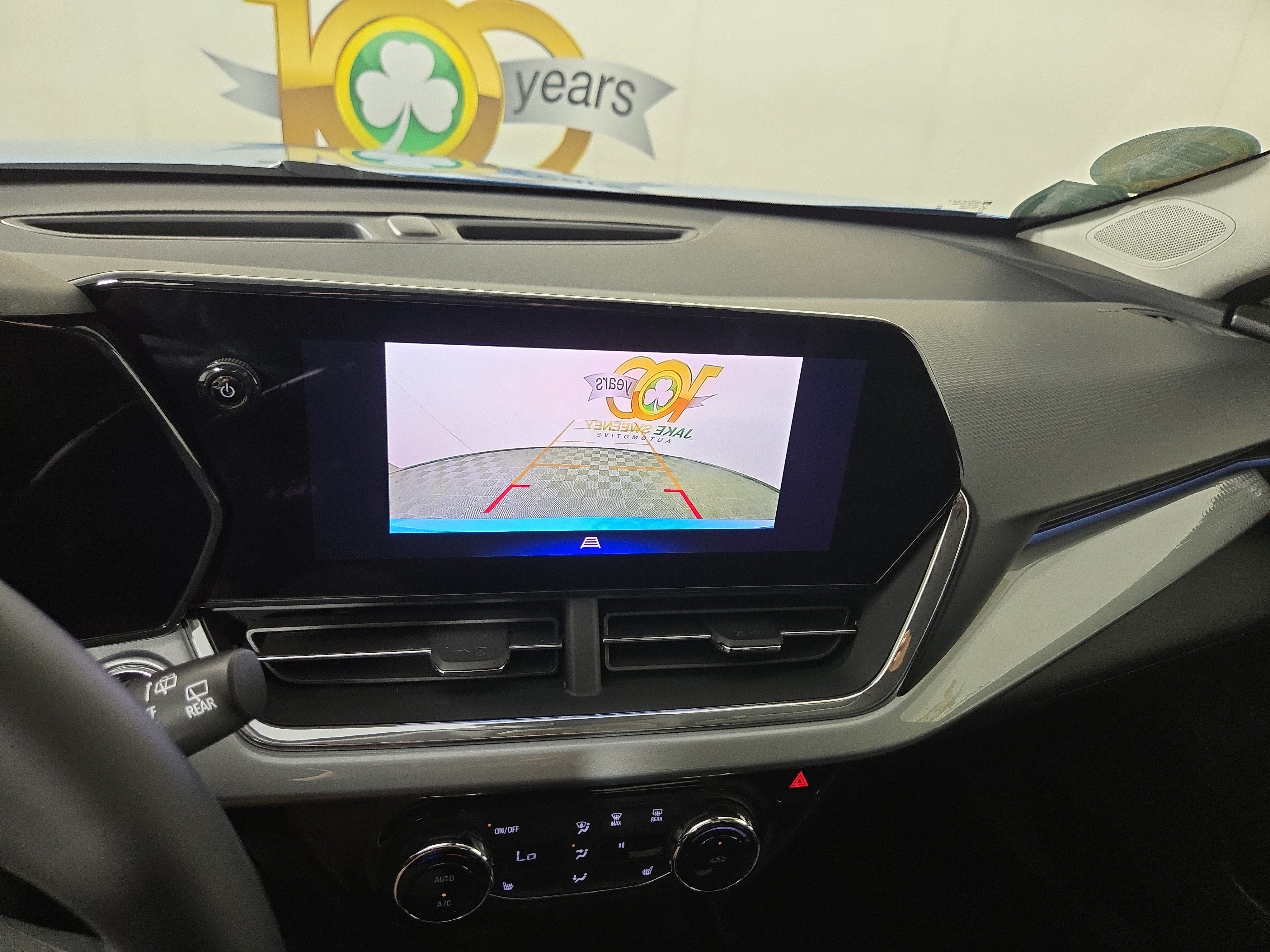 Used 2025 Chevrolet Trax LT w/ LT Convenience Package FWD image 20