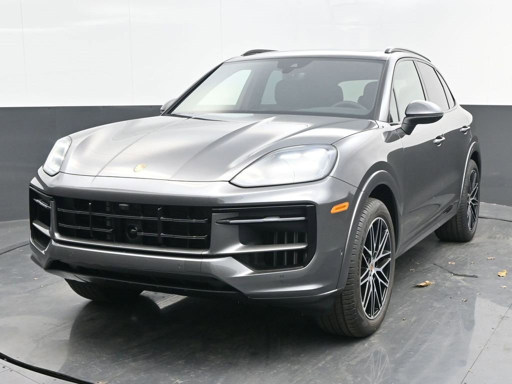 Certified 2025 Porsche Cayenne image 1