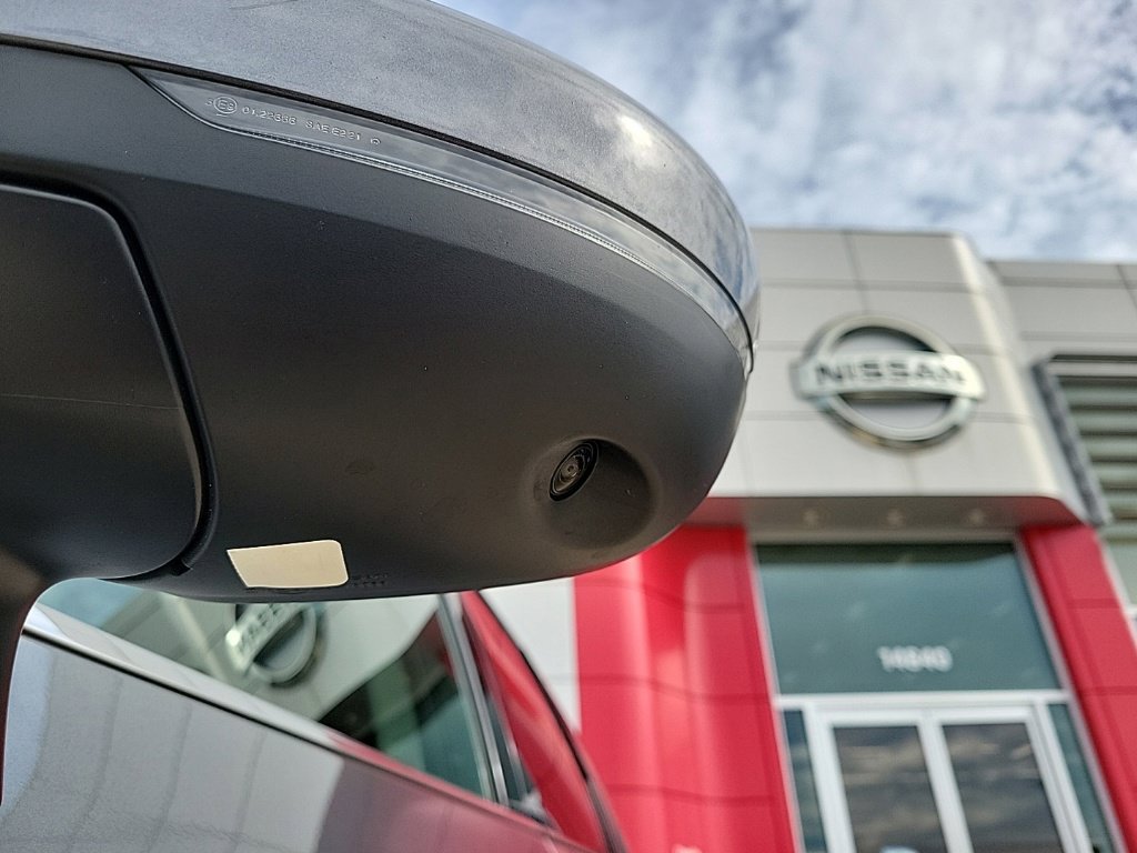 Used 2025 Nissan Pathfinder SL AWD/4WD image 9