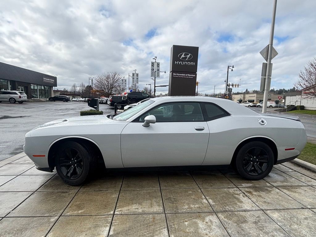 Used 2023 Dodge Challenger SXT image 4