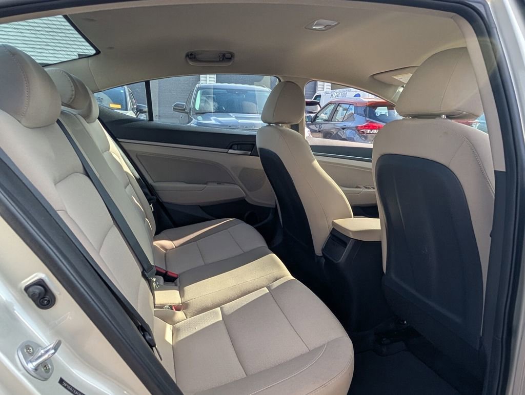 Used 2018 Hyundai Elantra SEL FWD image 16