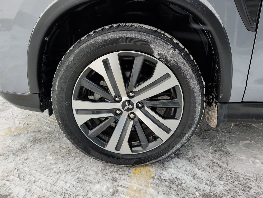 Used 2023 Mitsubishi Outlander Sport 2.0 ES image 4