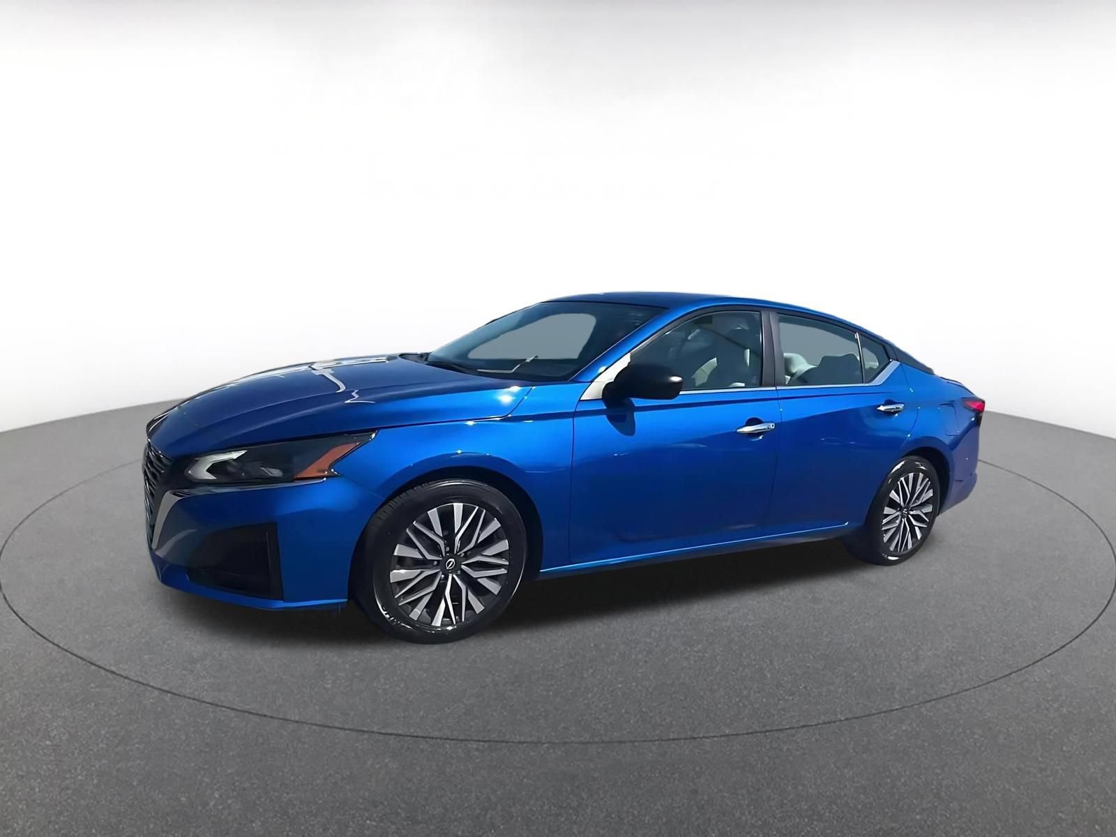 Used 2025 Nissan Altima 2.5 SV FWD image 8