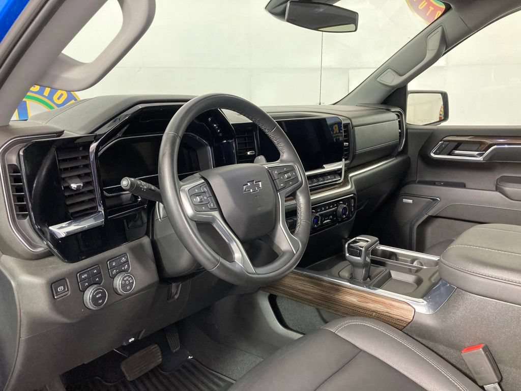 Used 2023 Chevrolet Silverado 1500 RST w/ Convenience Package II AWD/4WD image 16