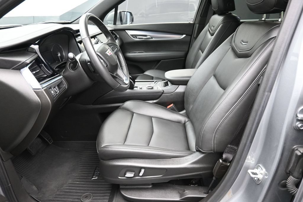 Used 2025 Cadillac XT6 Luxury FWD image 21