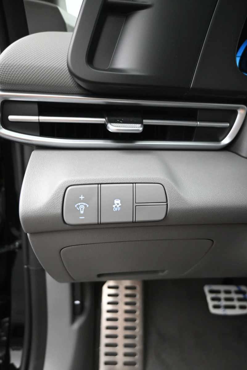 New 2026 Hyundai Elantra Sport FWD image 22