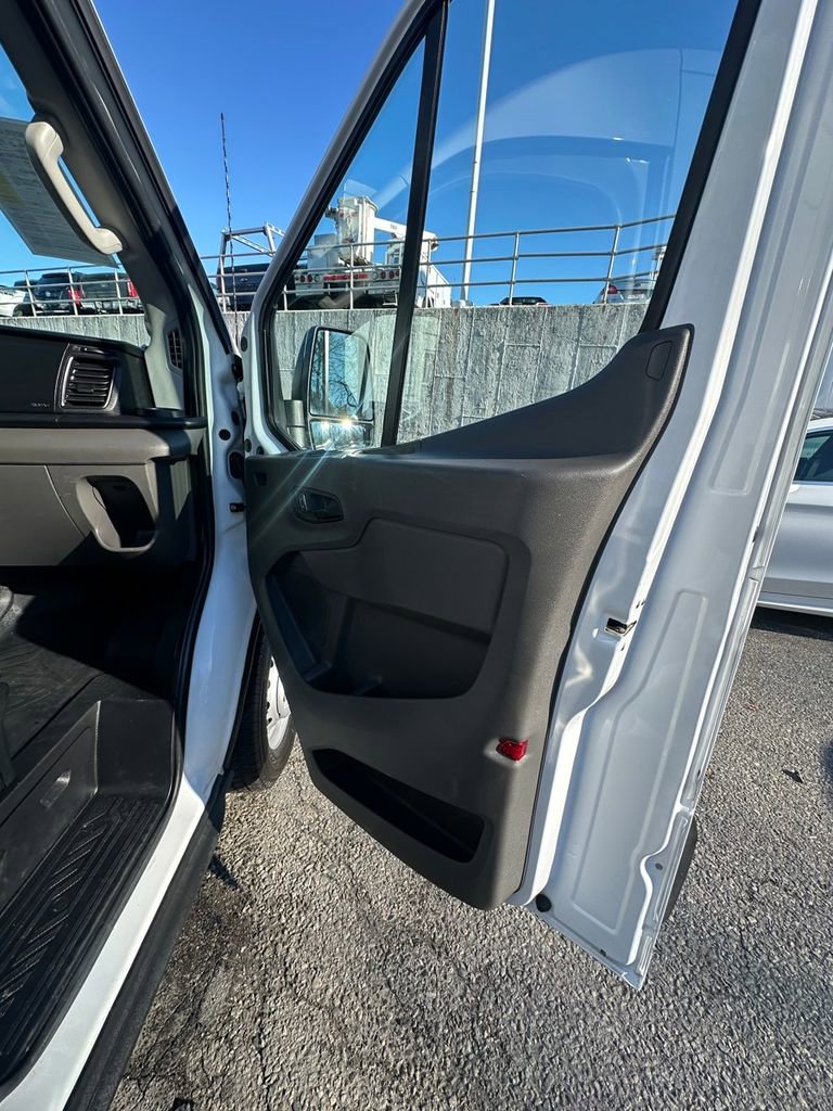 Used 2024 Ford Transit 250 148 Medium Roof Extended AWD w/ Load Area Protection Package image 27