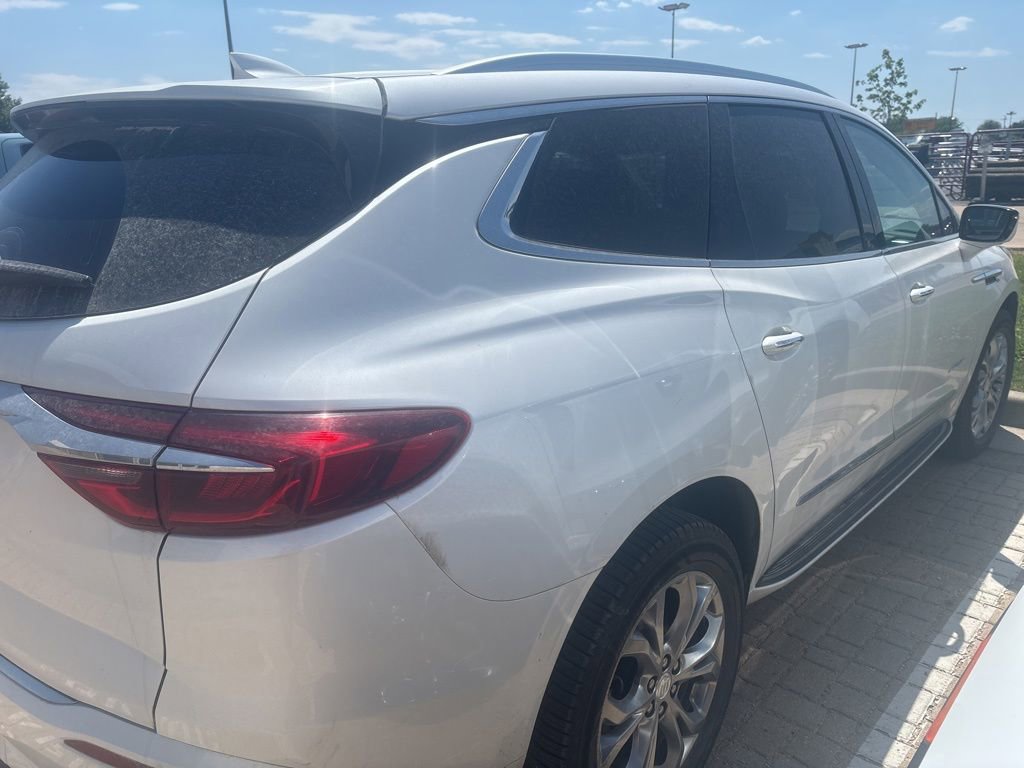 Used 2021 Buick Enclave Avenir w/ Avenir Technology Package AWD/4WD image 3