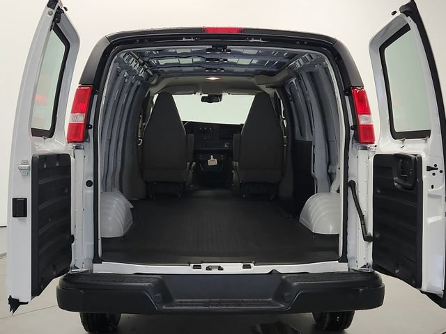 New 2026 Chevrolet Express 3500 RWD image 29