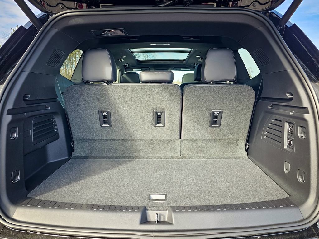 New 2026 GMC Acadia Denali w/ Super Cruise Package image 37