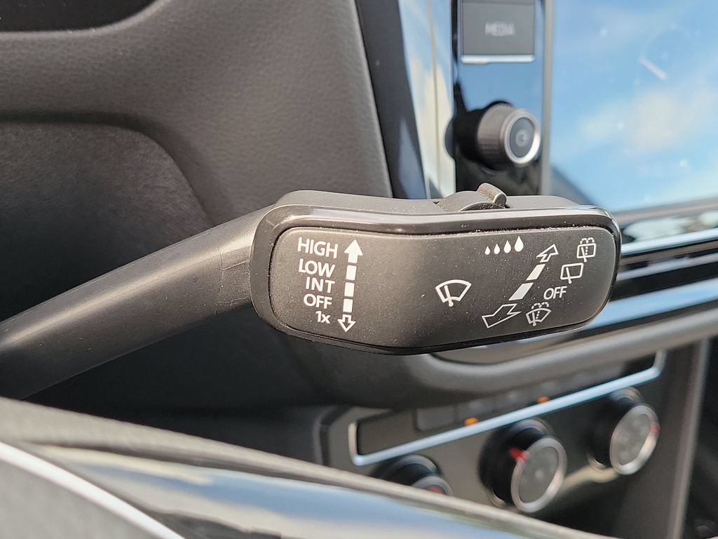 Used 2021 Volkswagen Tiguan S FWD image 12