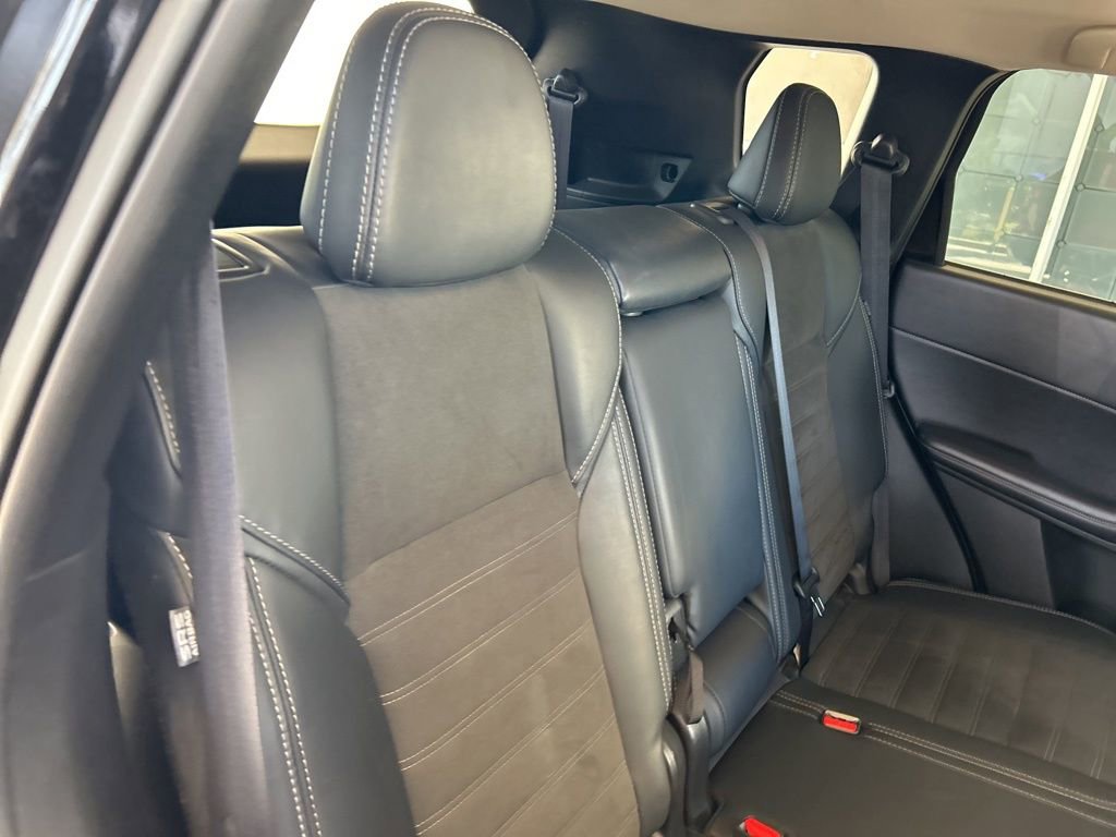 Used 2024 Mitsubishi Outlander SE image 30