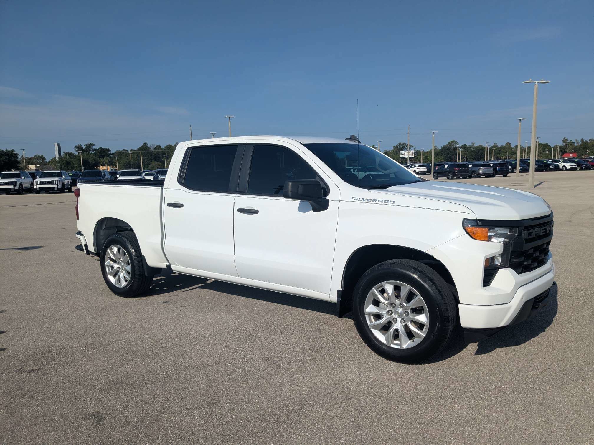 Used 2023 Chevrolet Silverado 1500 Custom RWD image 2