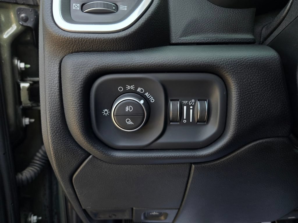 Used 2021 RAM 2500 Laramie AWD/4WD image 16