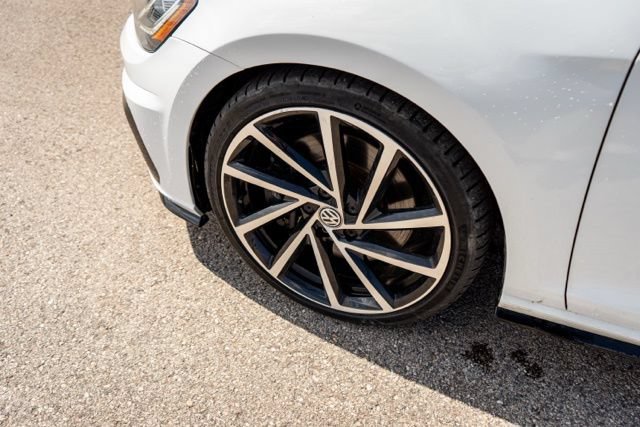Used 2019 Volkswagen Golf R 4-Door AWD/4WD image 12