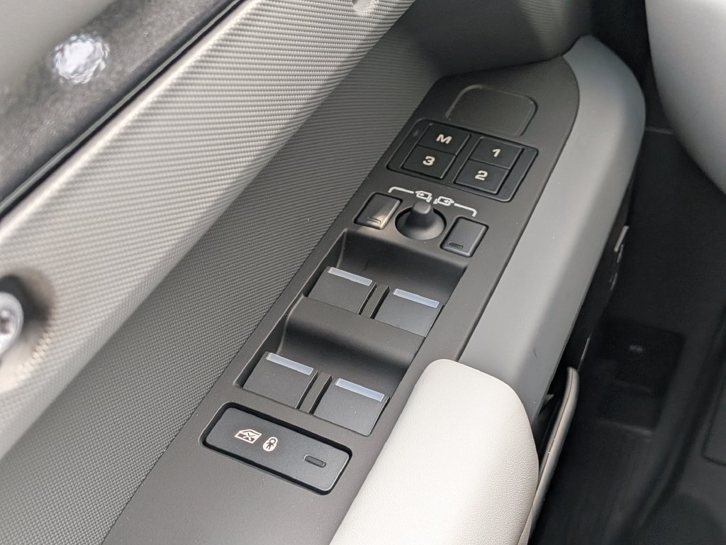 New 2026 Land Rover Defender 110 X-Dynamic SE AWD/4WD image 25