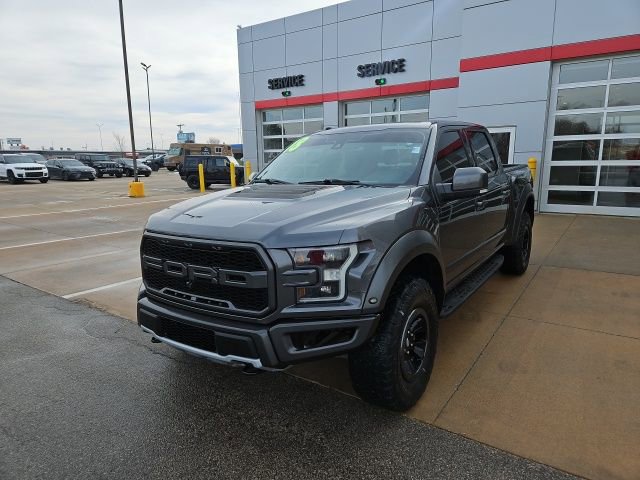 Used 2018 Ford F150 Raptor w/ Equipment Group 802A Luxury video 3
